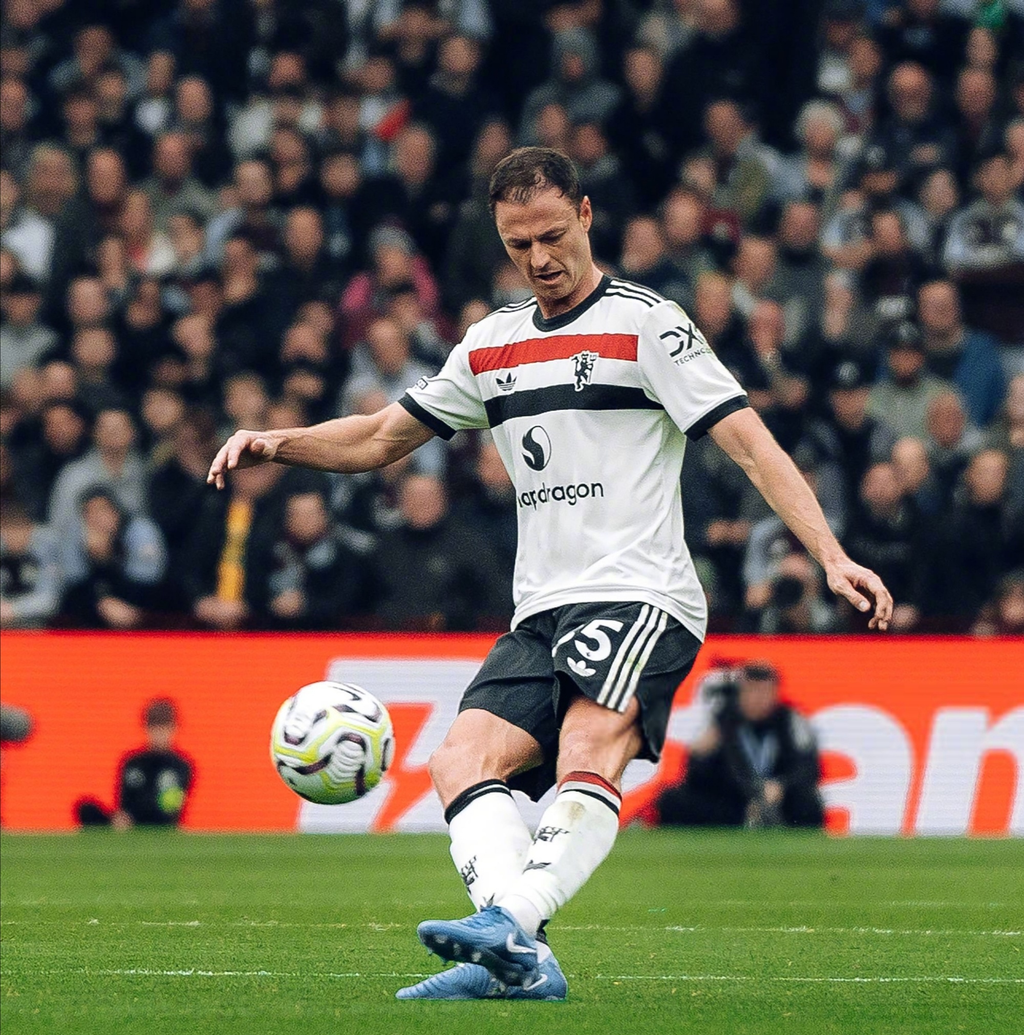 阿斯顿维拉赛前外线爆发，志在西甲名次提升，话题不断，年轻球员得到机会的简单介绍