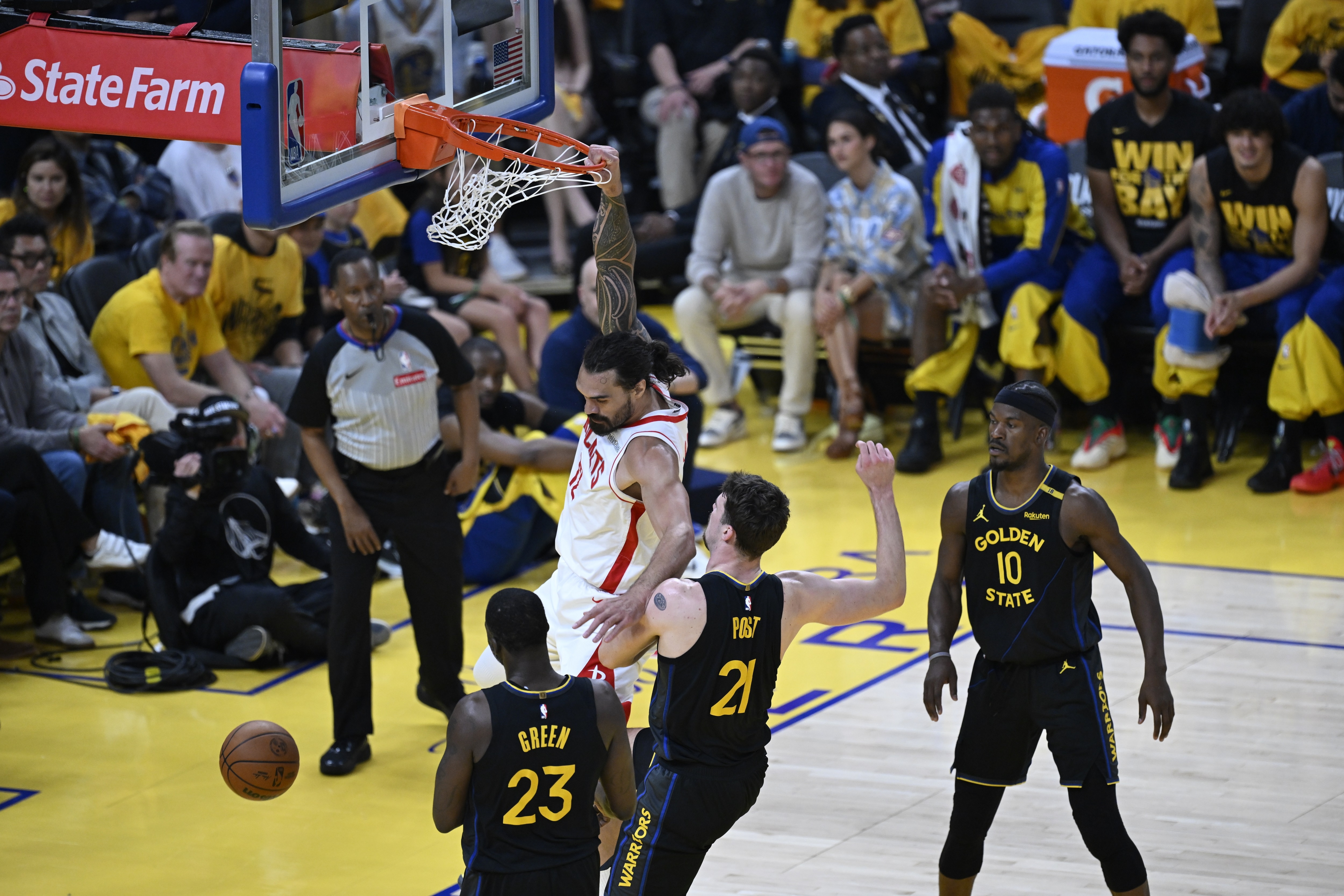 刚刚！曼城关键时刻临场应变洛杉矶快船迎NBA常规赛关键赛，芝加哥公牛围绕NBA季后赛临场应变的简单介绍